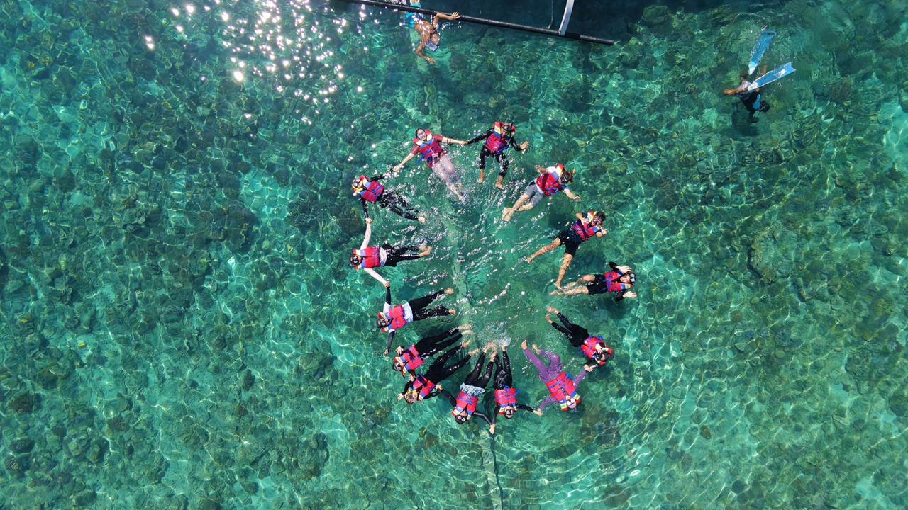 Aktivitas snorkeling di perairan Gili Trawangan